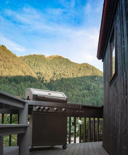 Central, Modern Loft Style Home - 2 Min Walk From Town Distretto di Distretto di Queenstown Esterno foto