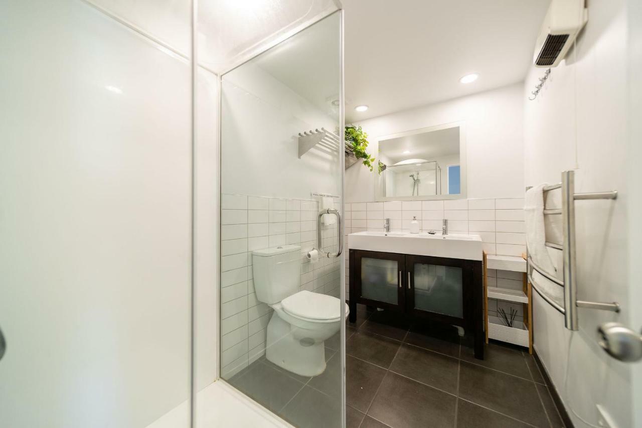 Central, Modern Loft Style Home - 2 Min Walk From Town Distretto di Distretto di Queenstown Esterno foto